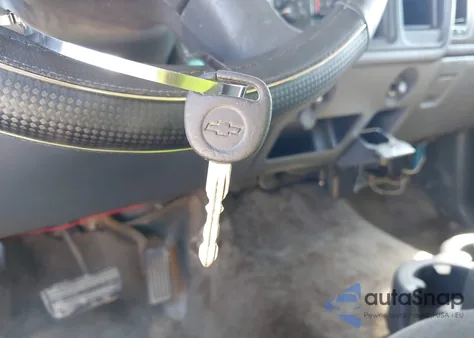 2005 Chevrolet Silverado 1500 Ls z USA, uszkodzony, nr VIN 1GCEC19Z55Z268890